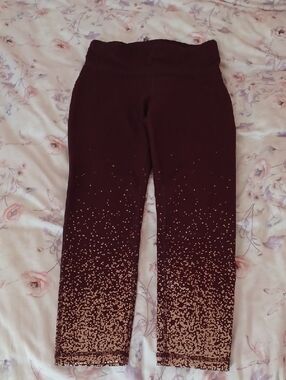 Xersion Maroon Fitted Capri
